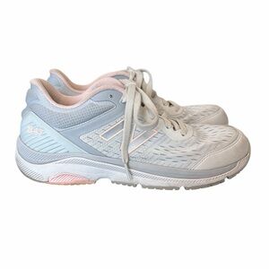New Balance 847 sneakers size 10 gray pink Athleisure active walking gym workout